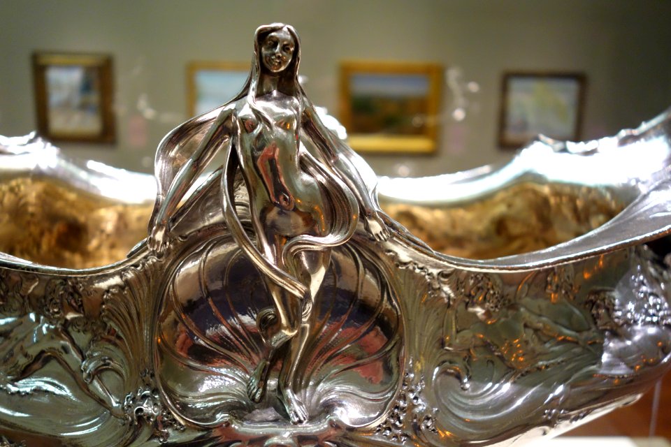 Centerpiece, Gorham Manufacturing Co, Edwin Everett Codman modeler, Robert Bain chaser, 1903, silver, view 2 - Cincinnati Art Museum - DSC04510