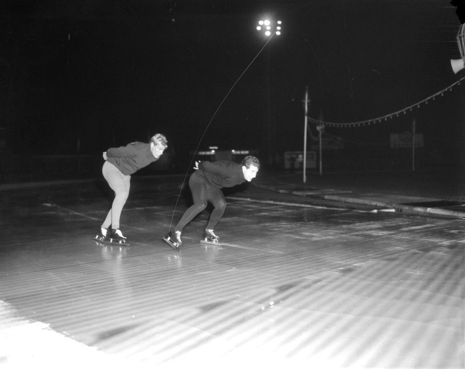 Cees Verkerk (rechts) en Ard Schenk tijdens hun training, Bestanddeelnr 919-6837