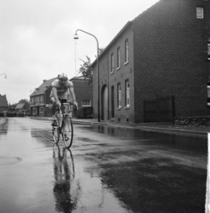 Cees Snepvangers op de fiets, Bestanddeelnr 915-2856