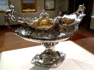 Centerpiece, Gorham Manufacturing Co, Edwin Everett Codman modeler, Robert Bain chaser, 1903, silver, view 1 - Cincinnati Art Museum - DSC04508