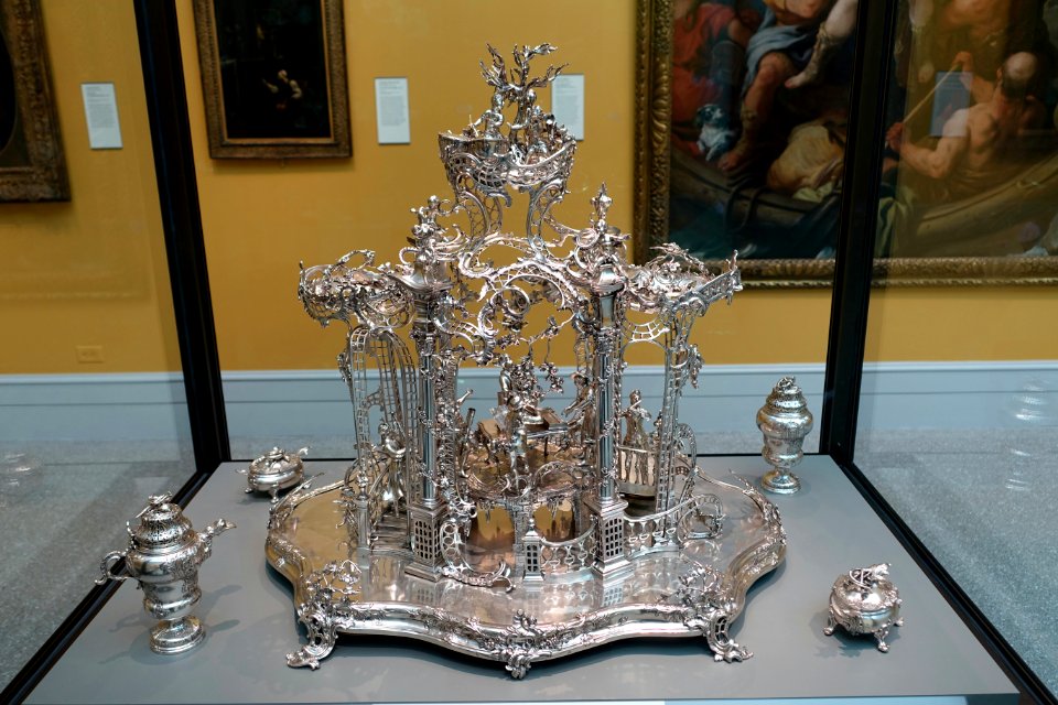 Centerpiece with musicians, by Bernhard Heinrich Weyhe, Germany, Augsburg, 1758-1759, silver-gilt - Wadsworth Atheneum - Hartford, CT - DSC05361