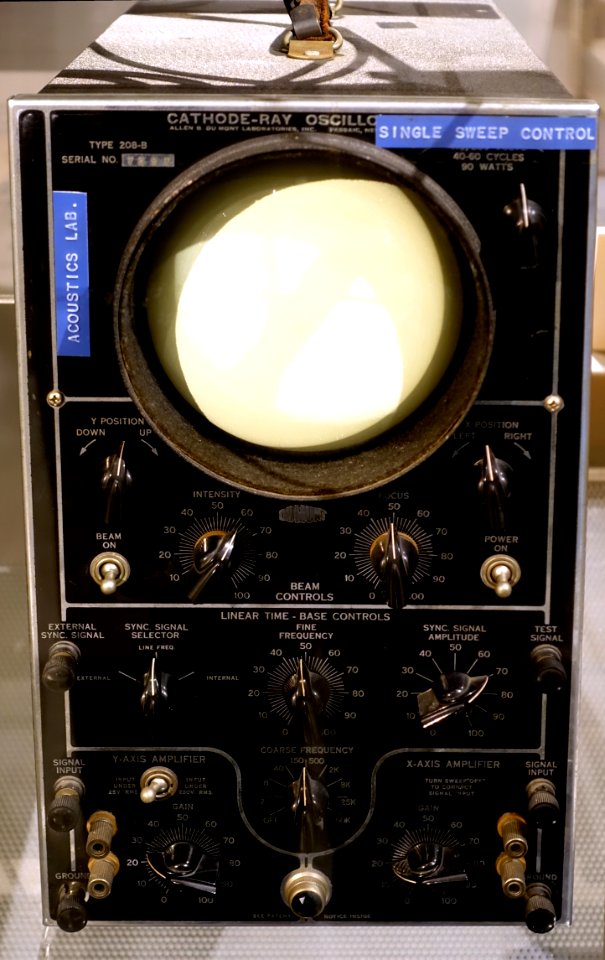 Cathode ray oscilloscope, Type 208-B, Allen B. DuMont Laboratories, Passaic NJ, c. 1943 - Putnam Gallery - Harvard University - DSC08096
