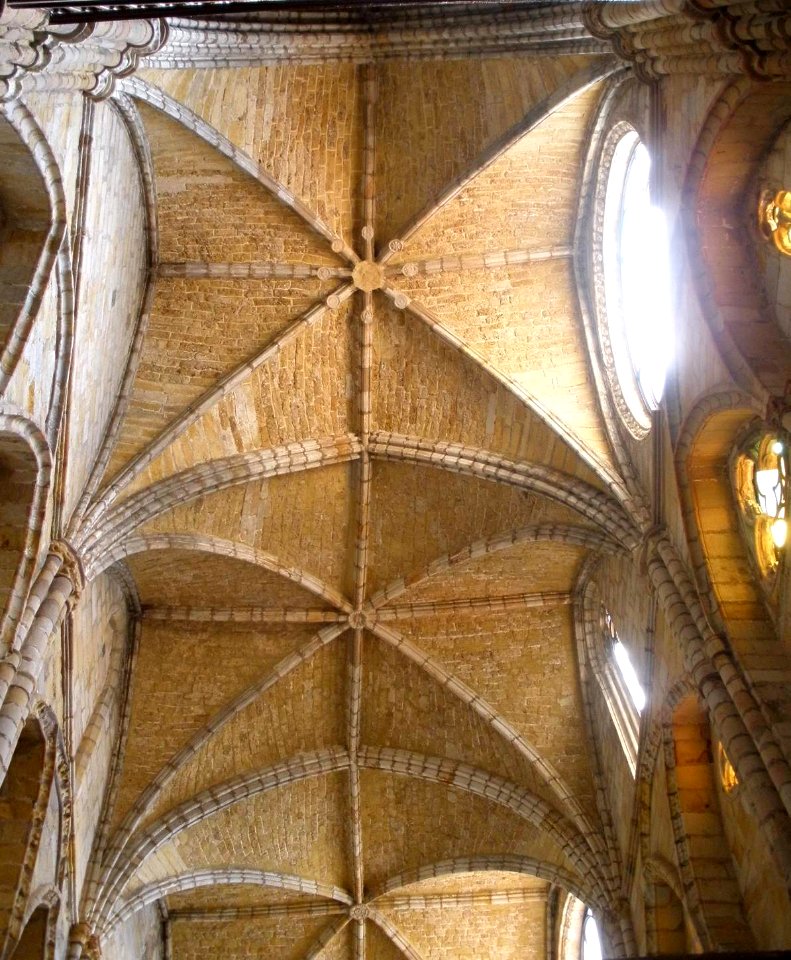 Castro Urdiales - Iglesia de Santa María de la Asunción 21