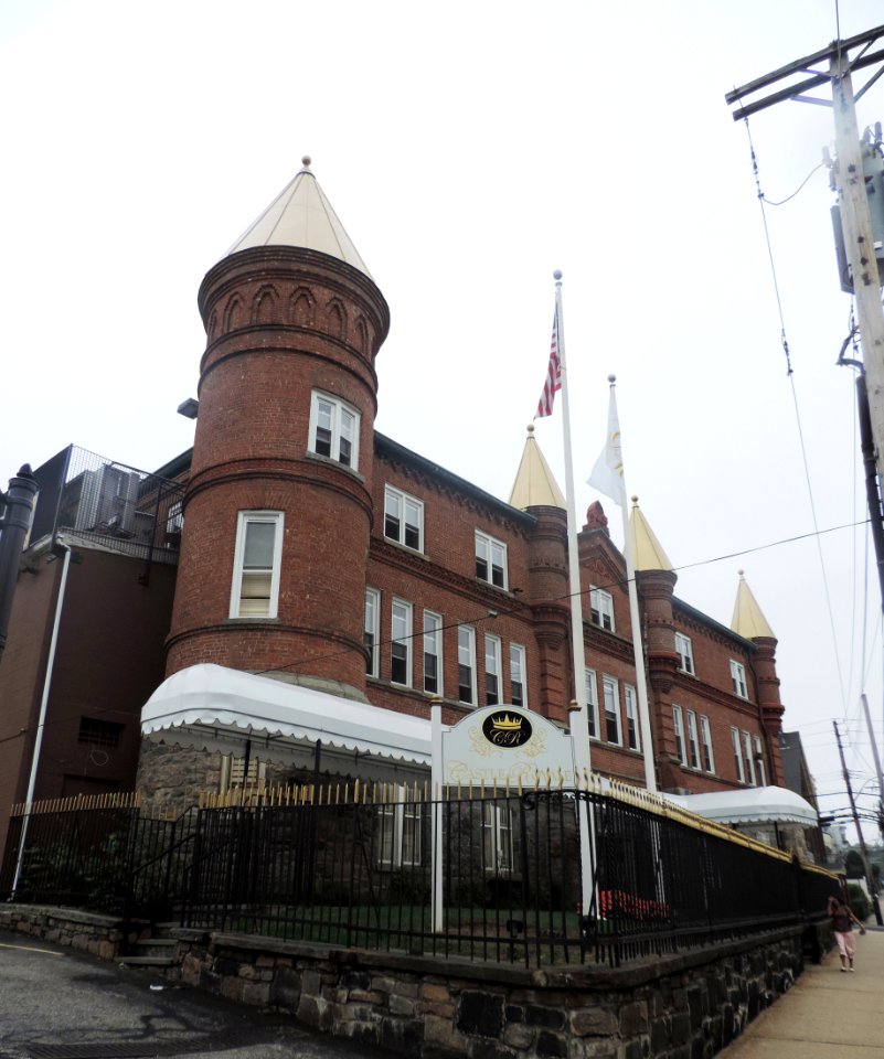 Castle Royale 92 Waverly St jeh