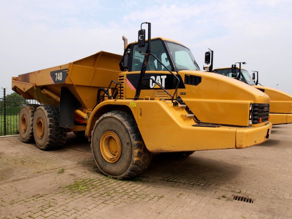 Caterpillar 740 p1