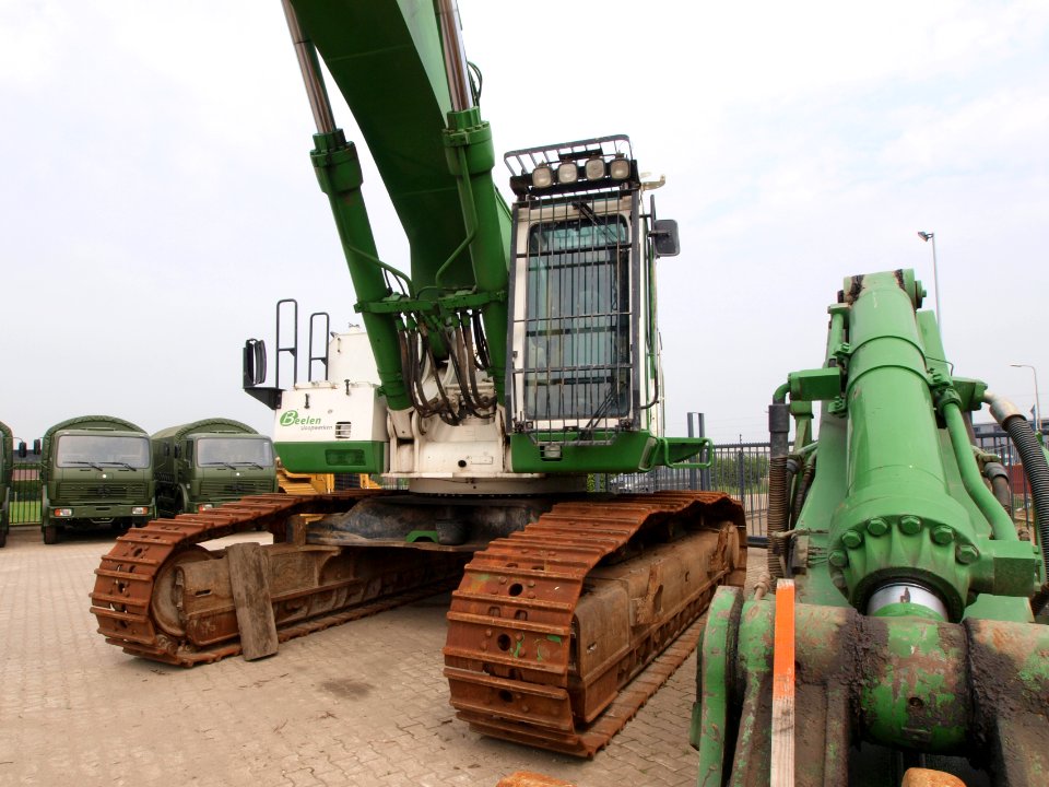 Caterpillar 385B UHD p3