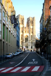 Cathédrale Saints-Michel-et-Gudule, Rue d'Assaut