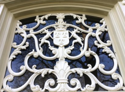 Castle 'De Kinkelenburg' (rijksmonument) in Bemmel, coat of arms