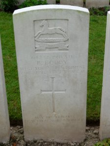 Caulaincourt (Aisne) Trefcon British Cemetery (04)