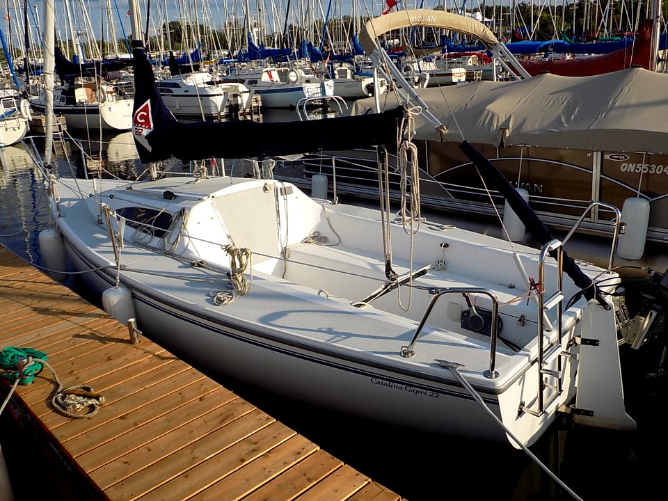 Catalina Capri 22 sailboat 3940