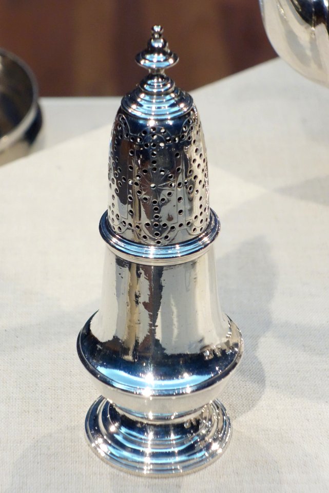 Caster by Paul Revere I (1702-1754), 1740-1755, silver - De Young Museum - DSC01232