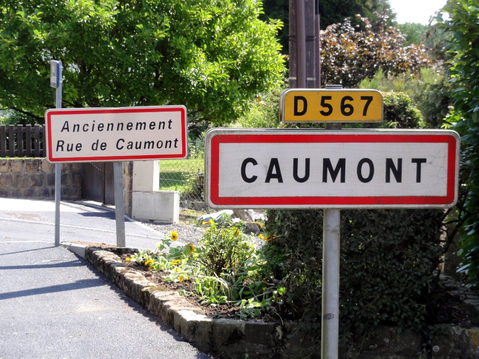 Caumont (Aisne) city limit sign