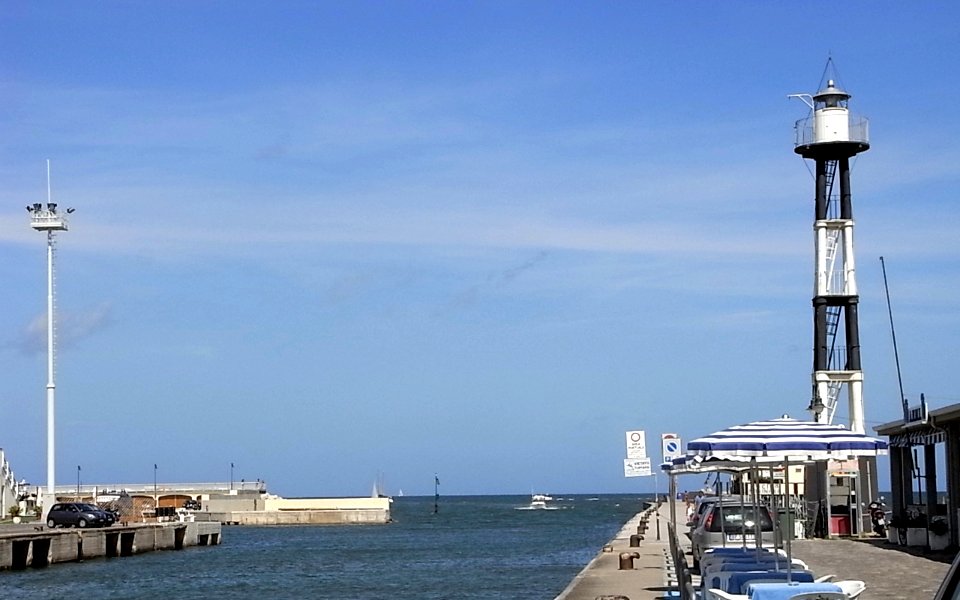 Cattolica, riverbuŝo Tavollo, 2