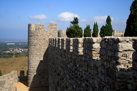 Castelo muur met hoektoren