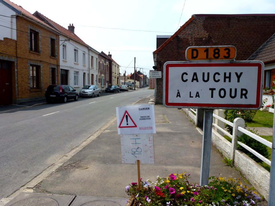 Cauchy-à-la-Tour (Pas-de-Calais, Fr) city limit sign