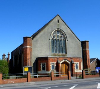Caterham Methodist Church, Coulsdon Road, Caterham (April 2013) (4)