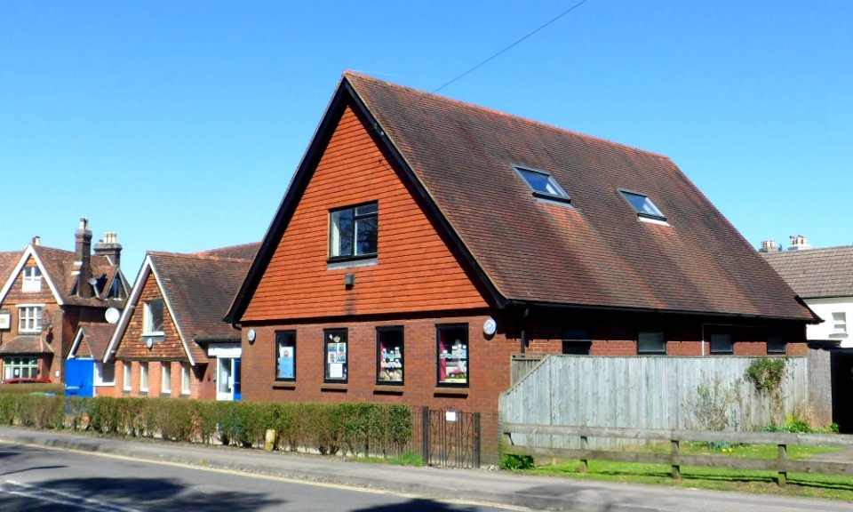 Caterham Community Church, Coulsdon Road, Caterham (April 2013) (4)