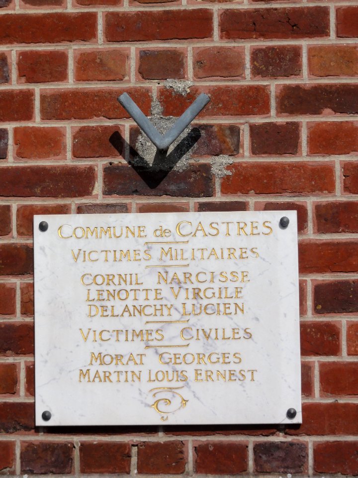 Castres (Aisne) plaque memorial de guerre