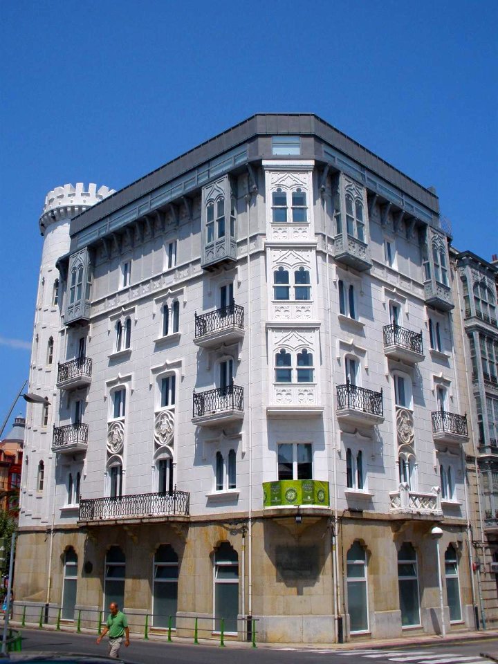 Castro Urdiales - Centro Cultural Eladio Laredo (Edificio Royal) 2