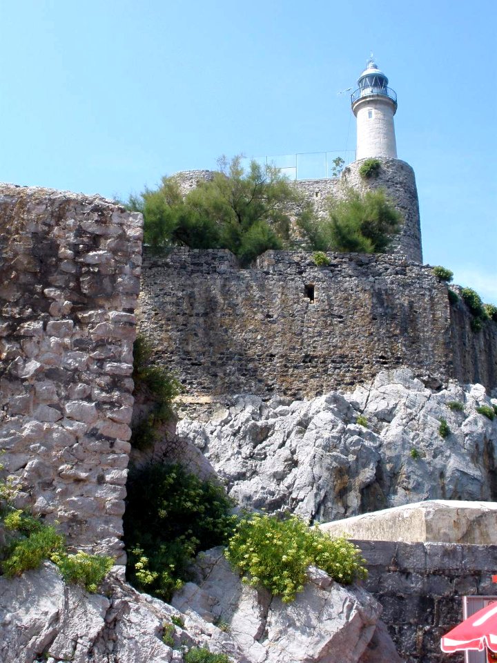 Castro-Urdiales - Castillo-Faro 02