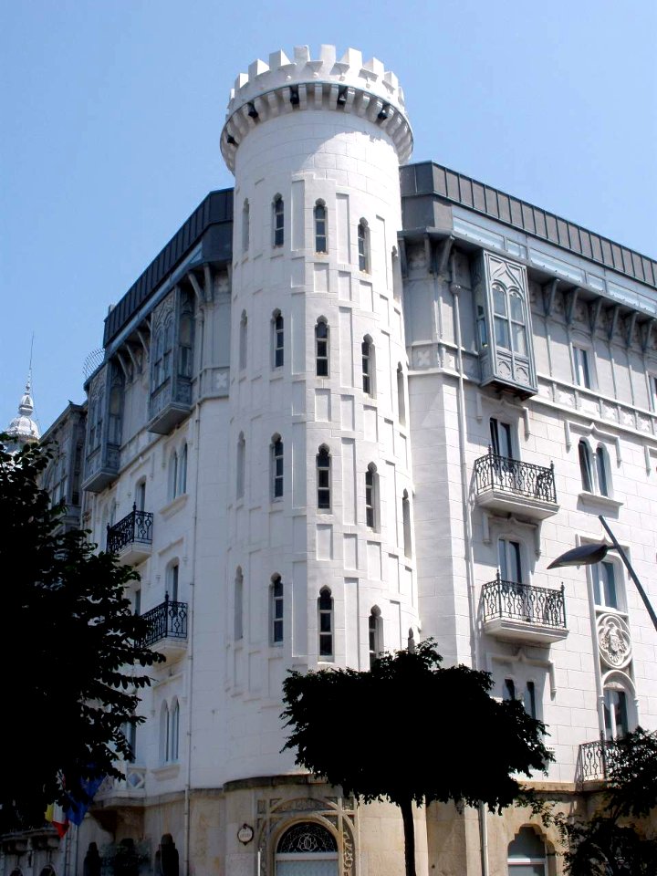 Castro Urdiales - Centro Cultural Eladio Laredo (Edificio Royal) 4