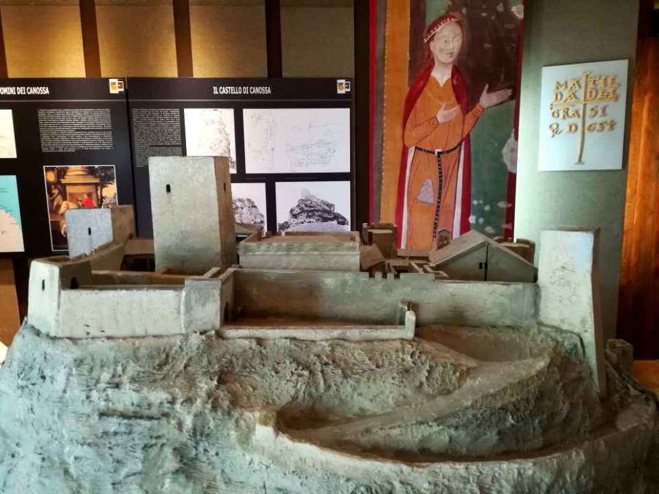 Castello di Canossa 58