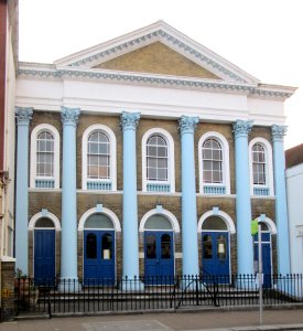 Castlehold Baptist Church, High Street, Newport, Isle of Wight (May 2016) (1)