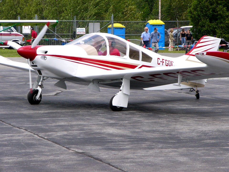 CAVALIER SA102.5 C-FGOC 04