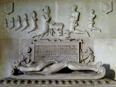 Cave monument, Chicheley 01