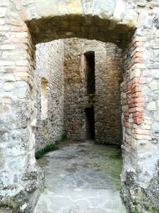 Castello di Canossa 96