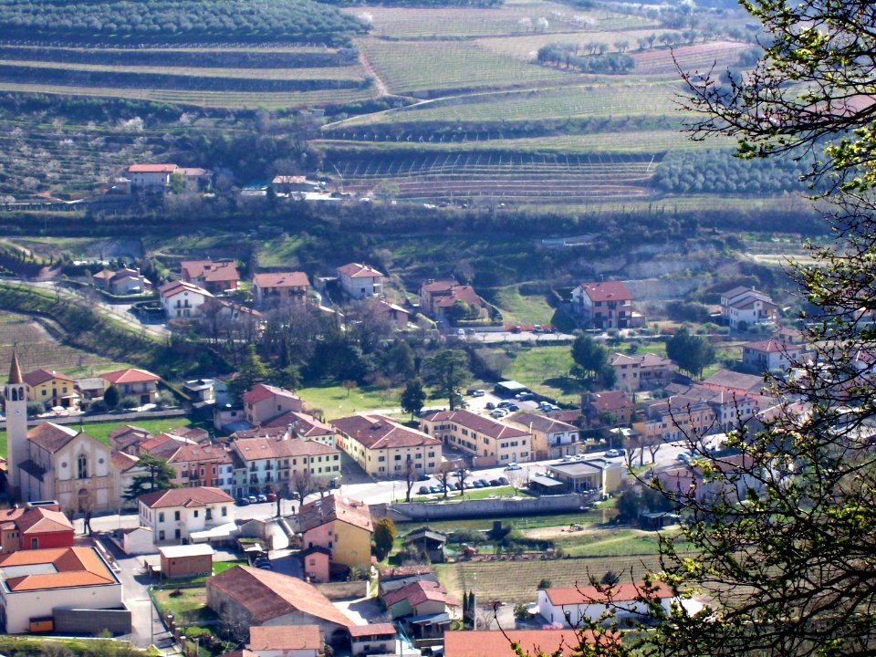 Cazzano panorama piazza