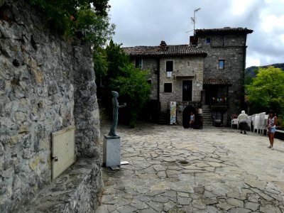 Castello di Canossa 25