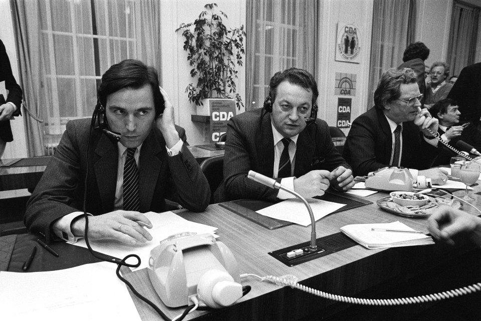 CDA-telefonade, publiek kan via telefoon spreken met CDA, bewindslieden en CDA-K, Bestanddeelnr 932-8506