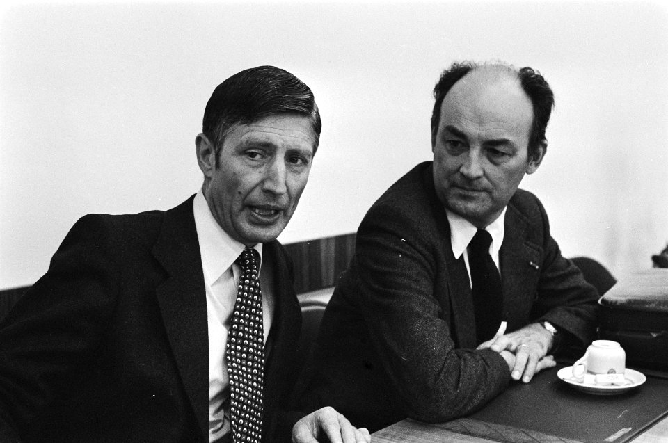 CDA-vergadering Van Agt (l) met Aantjes, Bestanddeelnr 929-3224