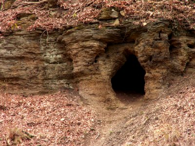Cave, Allegheny Cemetery, 2015-04-15, 01 photo