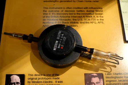 Cavity magnetron prototype, Western Electric, World War II - National Electronics Museum - DSC00280
