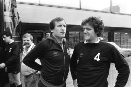 Celtic-manager Billy Mc Neal met Roy Aitken (r) op de dag voor de wedstrijd Ajax, Bestanddeelnr 932-3452