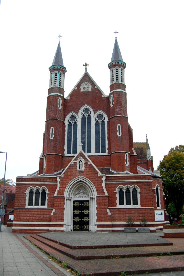 Cathedral of St John the Evangelist (RC), Bishop Crispian Way, Portsmouth (October 2017) (5)
