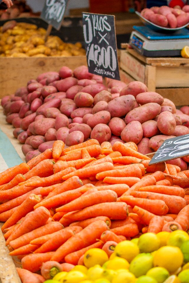 Fruit vegetable market