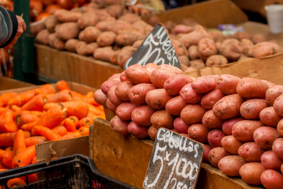 Fruit vegetable market