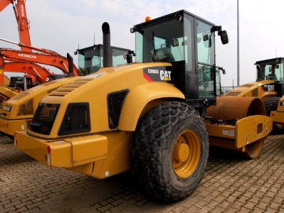 Caterpillar CS563E p2 photo