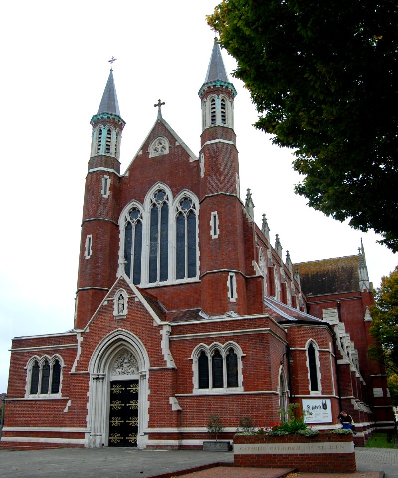 Cathedral of St John the Evangelist (RC), Bishop Crispian Way, Portsmouth (October 2017) (3)