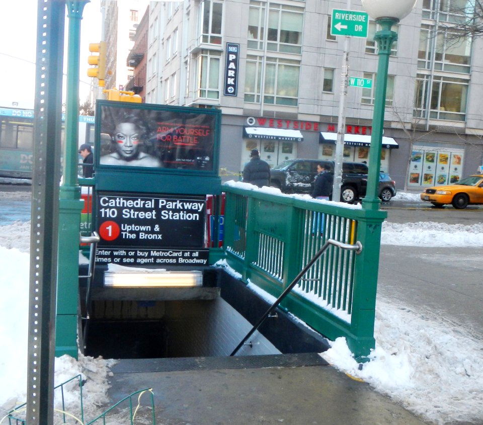 Cathedral Pkwy 110 IRT sta jeh