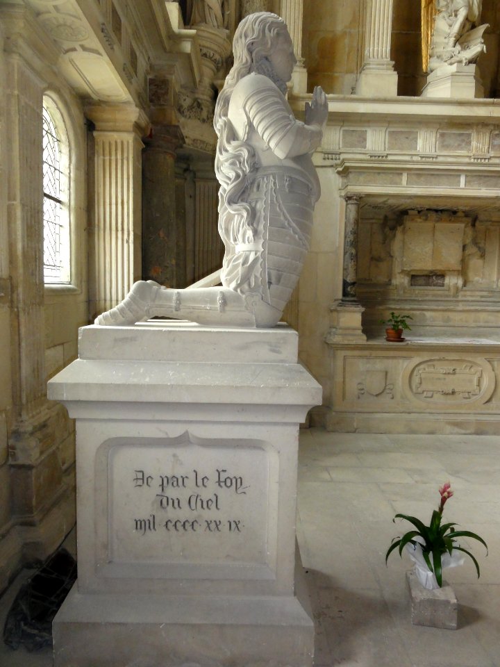 Cathédrale de Toul, Chapelle Jean-Forget, statue Jeanne d'Arc (02)