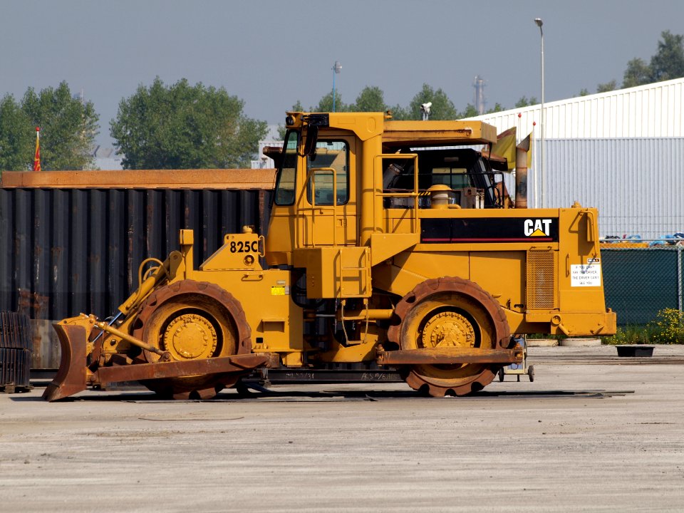 Caterpiller 825C p4b