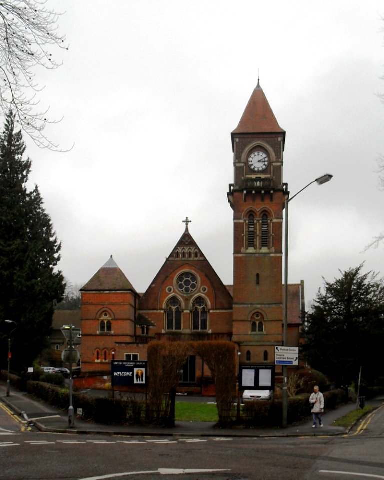 Caterham United Reformed Church, Harestone Hill, Caterham (January 2010) (1)