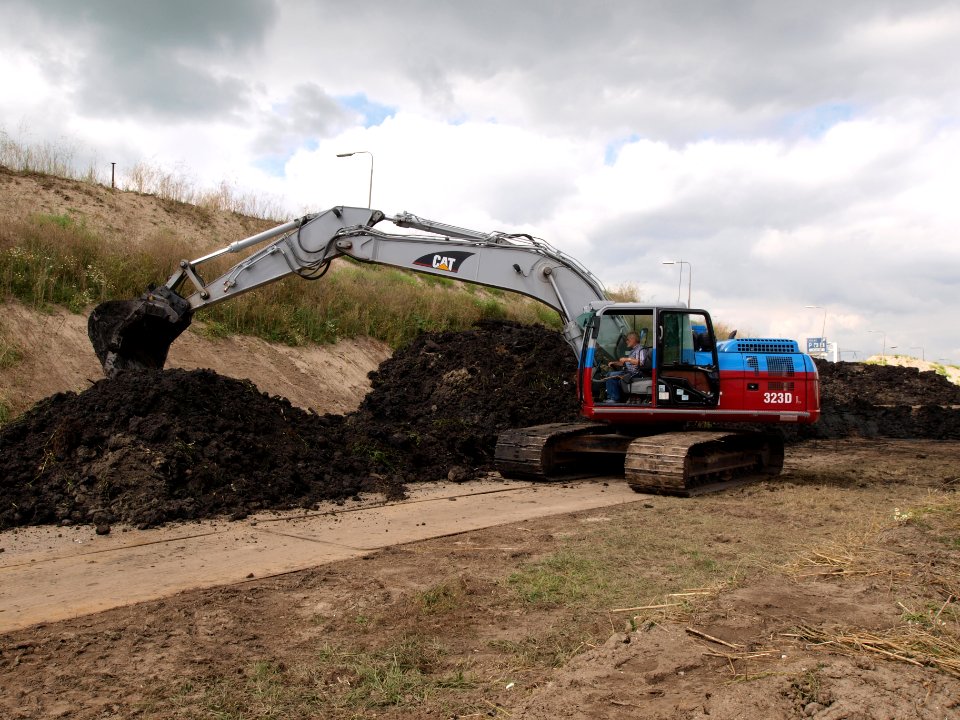 Caterpillar 323DL (owner Markus) p1