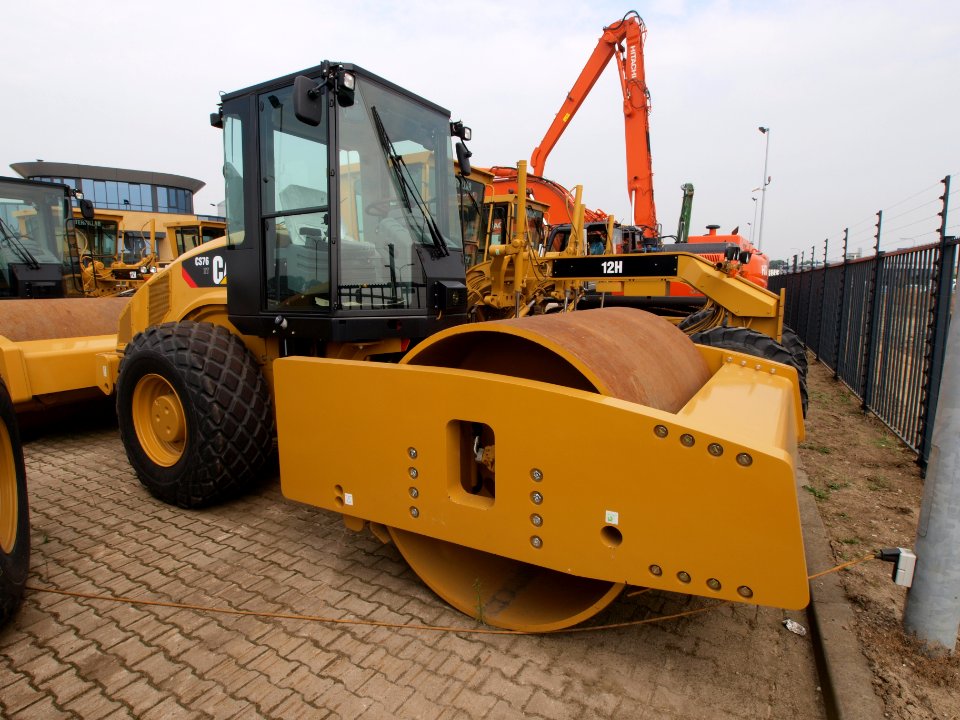 Caterpillar CS76 XT