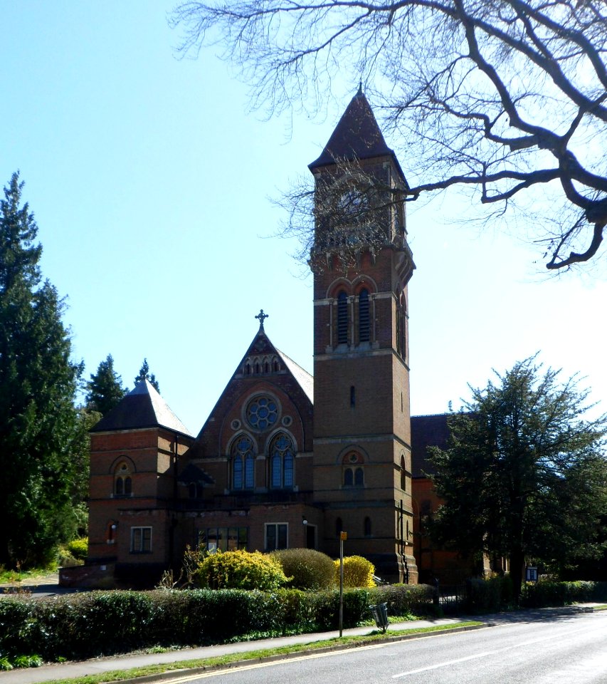 Caterham United Reformed Church, Harestone Hill, Caterham (April 2013) (2)