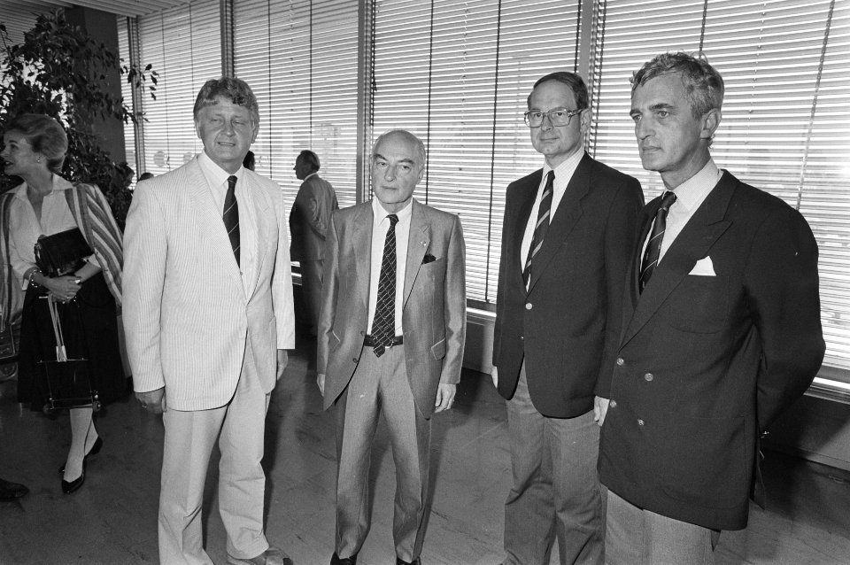 CDA-delegatie naar Sovjet Unie v.l.n.r. Bukman, Schmel prof. mr. P. J. Teuniss, Bestanddeelnr 933-0534